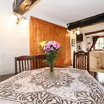 Castle Tatil Evi *